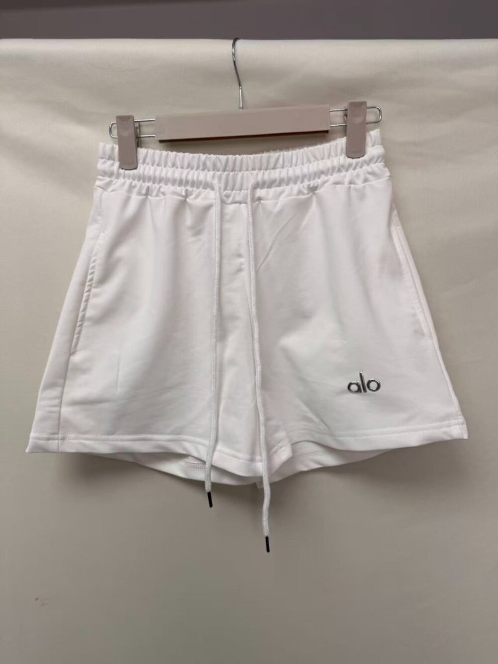 Alo Yoga White Casual Sports High-Waisted Shorts, Size M.